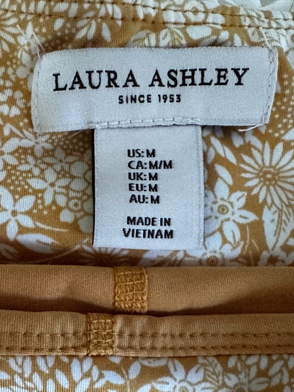 Laura Ashely Skort - Picture 2 of 4